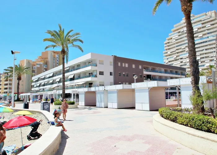 Xavier - Oceanfront With Sea Views In דירה